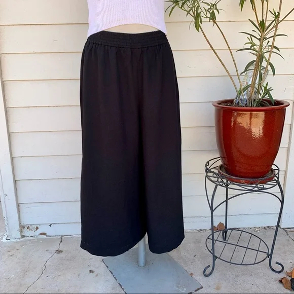 Aritzia Black Wide Leg Pants - Picture 4 of 9